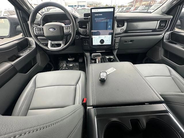 2025 Ford F-150 Lightning photo 10
