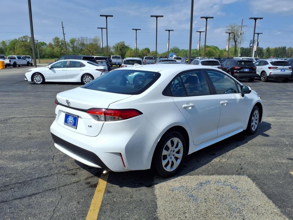 Used 2022 Toyota Corolla LE with VIN 5YFEPMAE0NP339292 for sale in Wilmington, IL