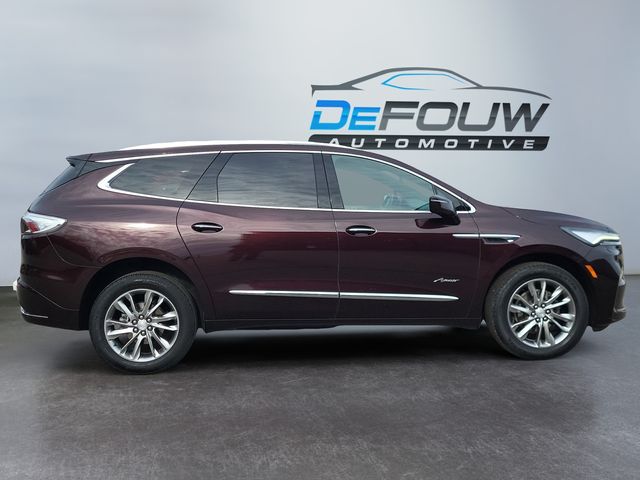 2022 Buick Enclave Avenir photo 2