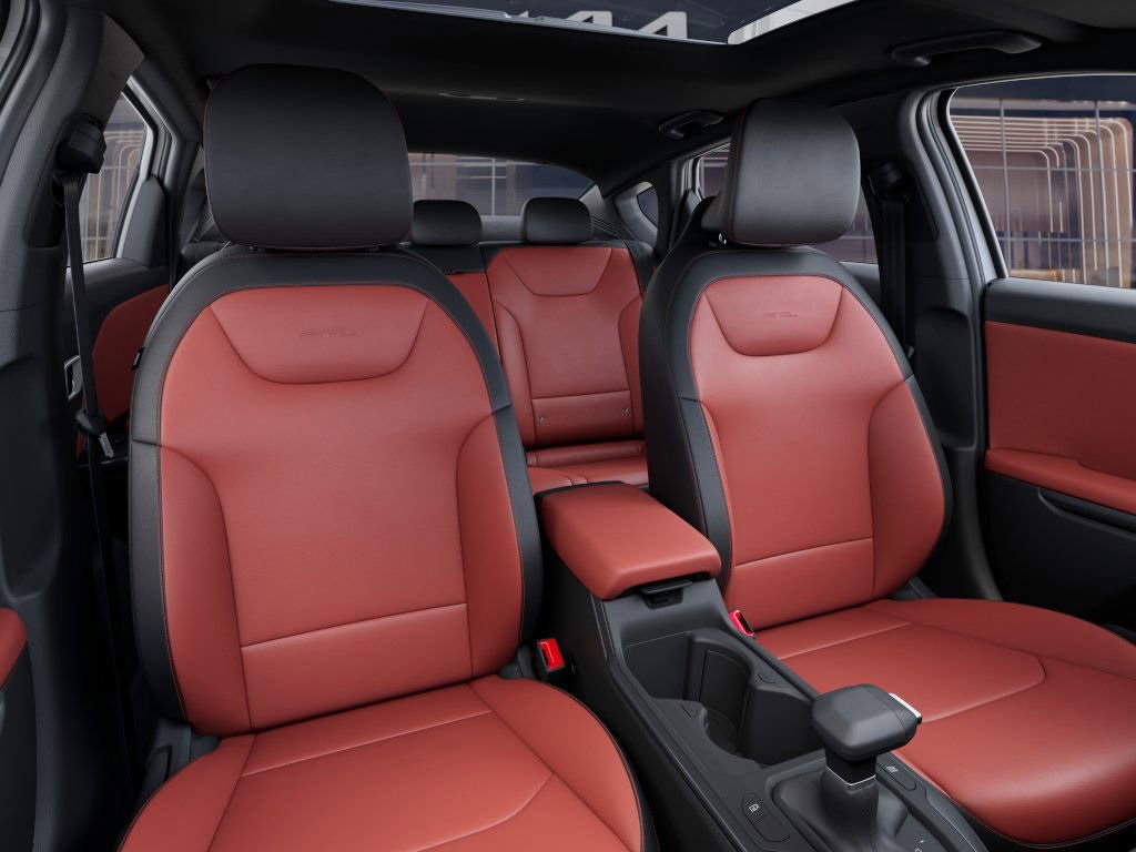 2025 Kia K4 GT-Line photo 14