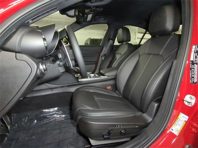 2025 Alfa Romeo Giulia Base photo 13