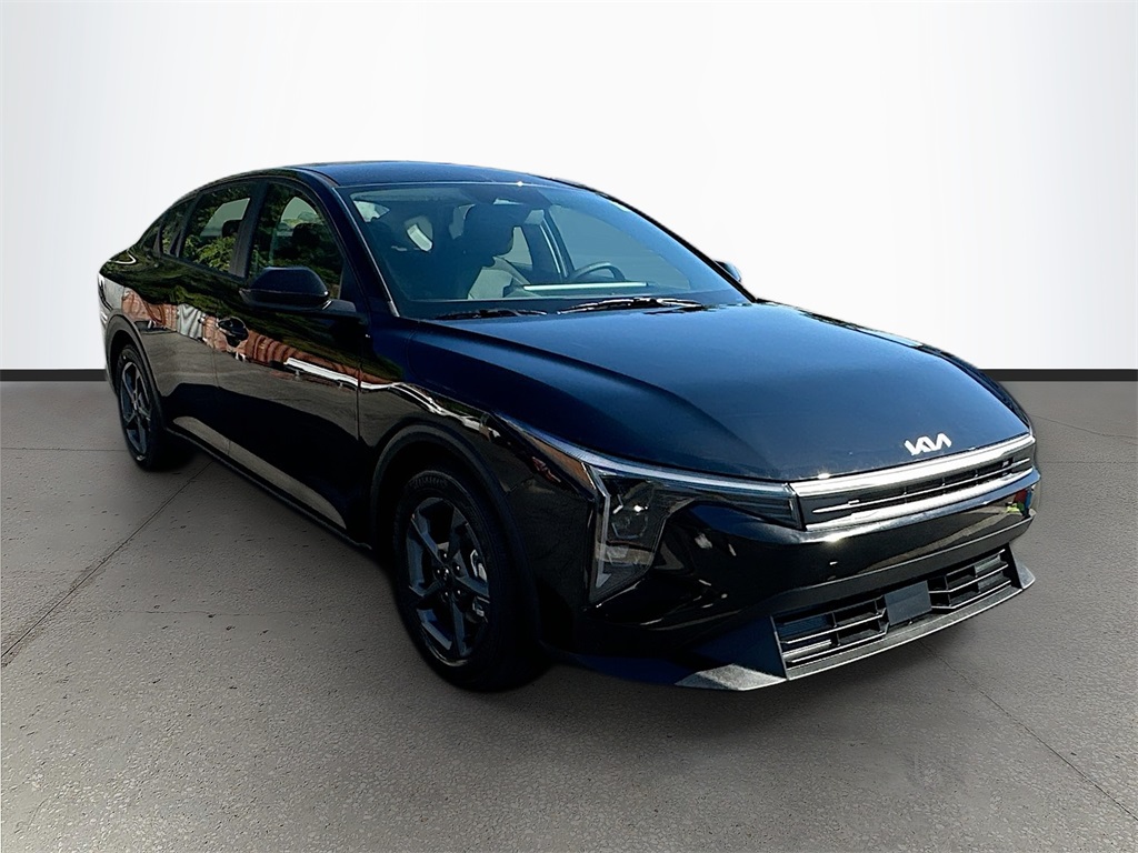 2025 Kia K4 LXS's photo