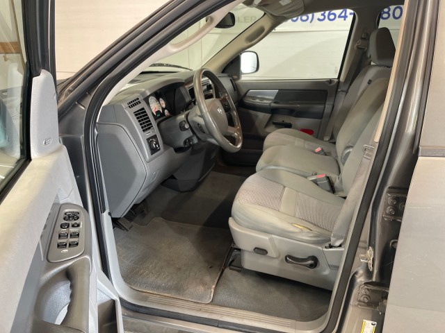 2008 Dodge Ram SLT photo 11
