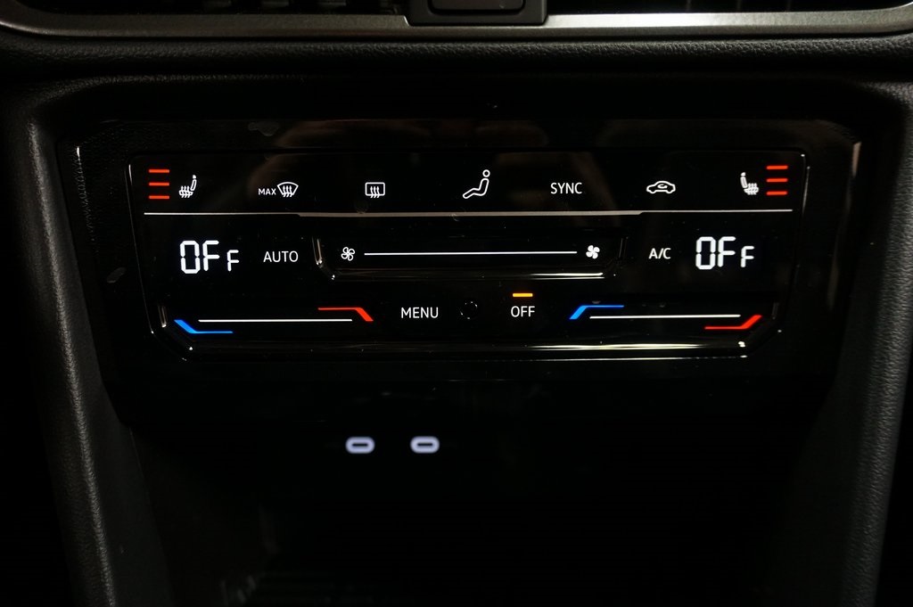 2025 Volkswagen Taos SE photo 15
