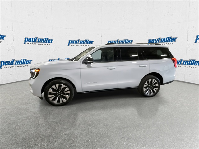 2025 Ford Expedition Platinum photo 3