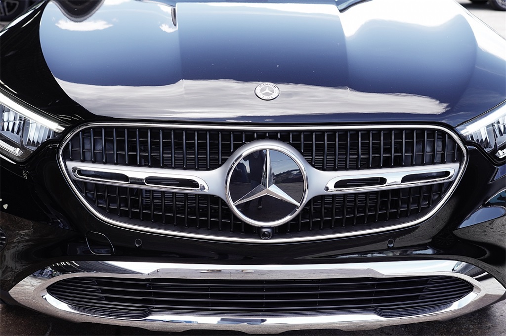 2026 Mercedes Benz GLC 300 photo 7