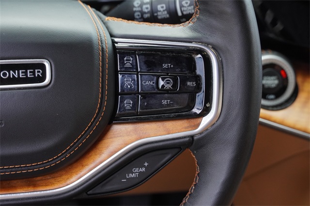 2023 Jeep Grand Wagoneer III photo 24