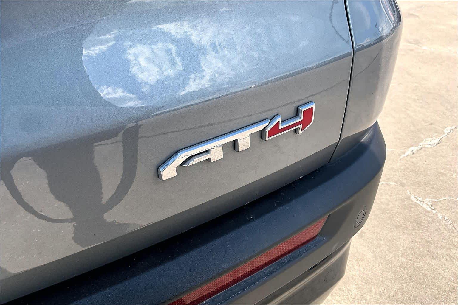 2024 Gmc Acadia AT4 photo 3