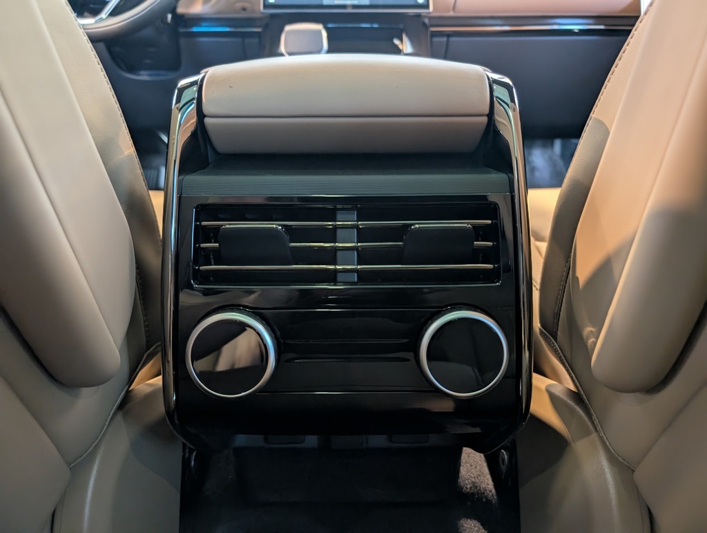 2025 Land Rover Range Rover Sport SE photo 21