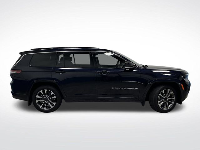 2024 Jeep Grand Cherokee Overland photo 2
