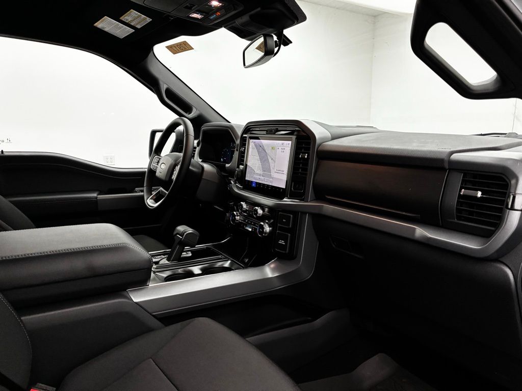 2025 Ford F-150 XLT photo 30