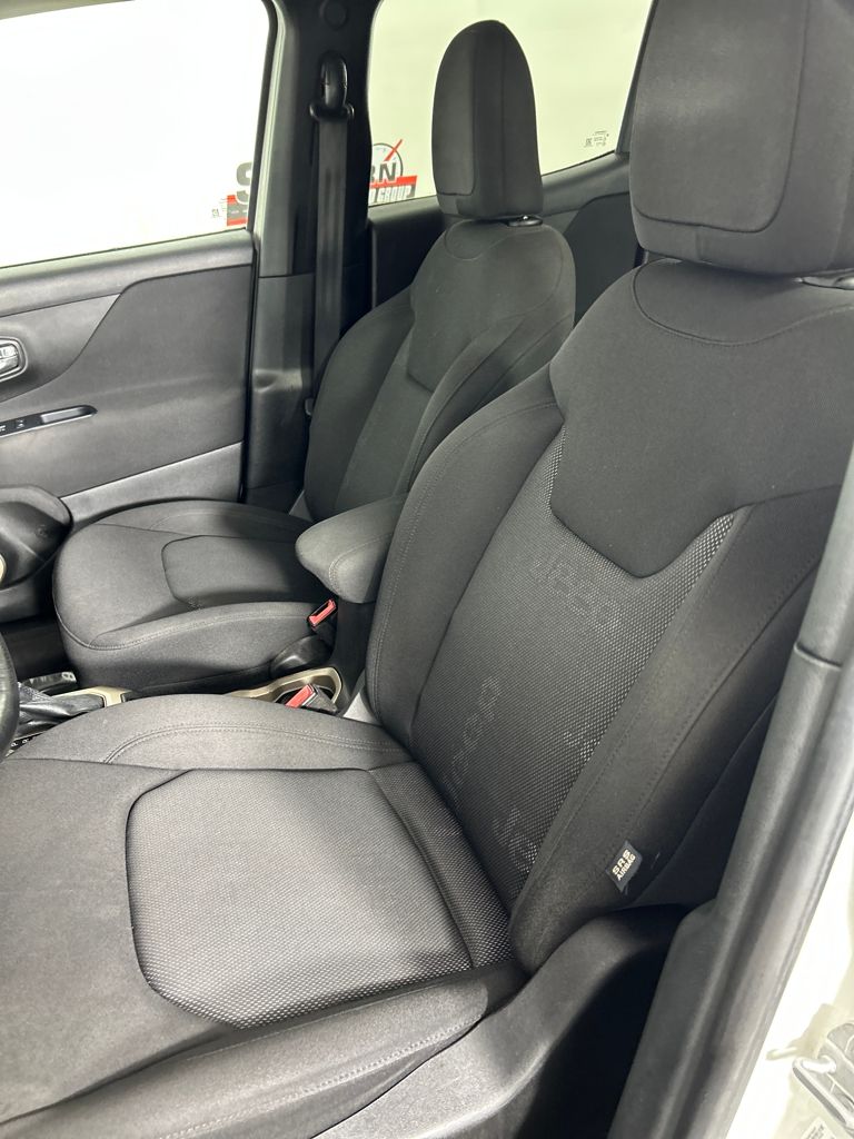2017 Jeep Renegade Latitude North Edition photo 18