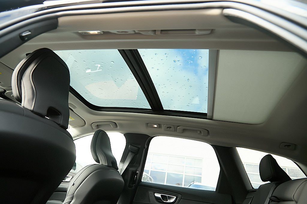 2026 VOLVO XC60 - Image 28