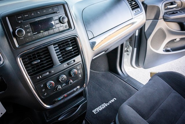 2017 Dodge Grand Caravan SE Plus Blacktop photo 23