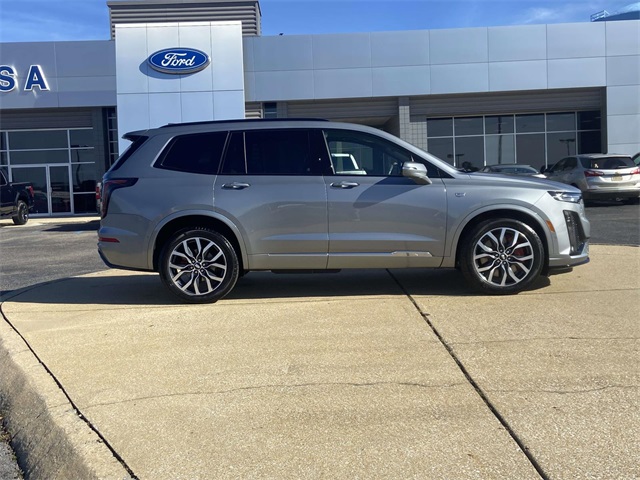 2025 Cadillac XT6 Sport photo 2