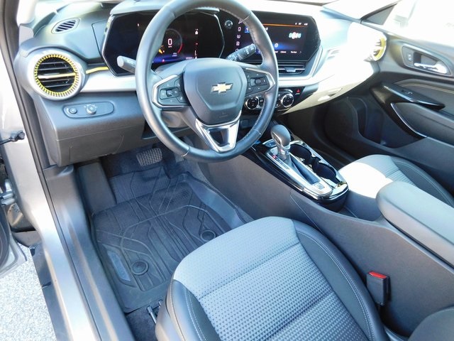 2024 Chevrolet Trax LT photo 10