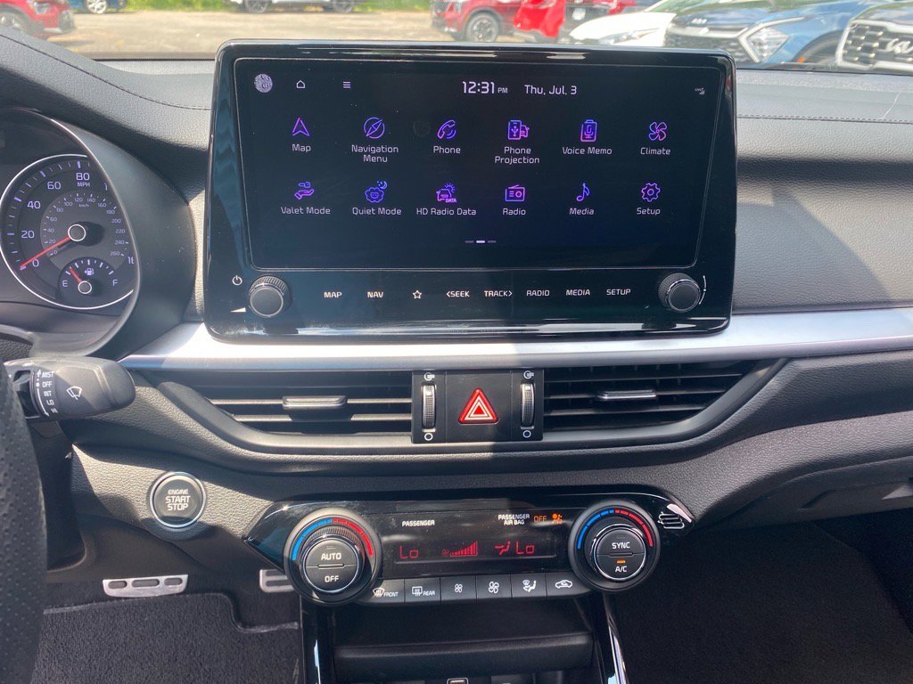 2022 Kia Forte GT-Line photo 11