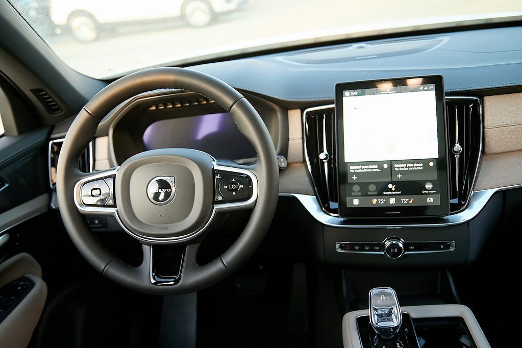 2026 VOLVO XC90 - Image 26