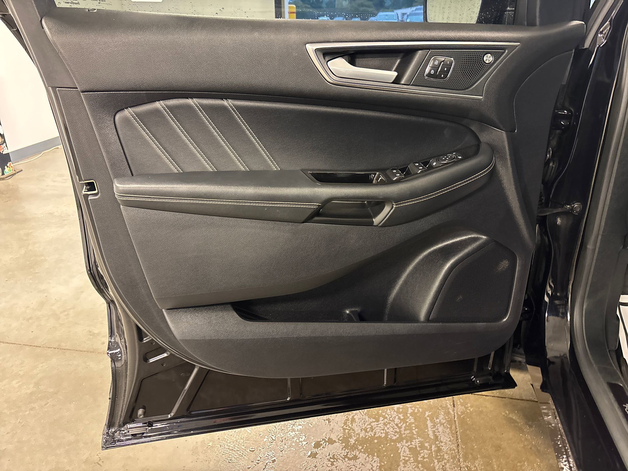 2019 Ford Edge ST photo 11