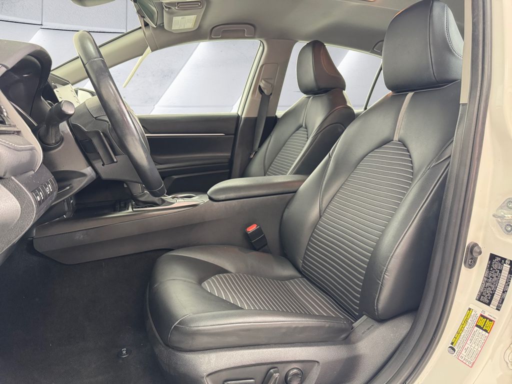 2023 Toyota Camry SE photo 8