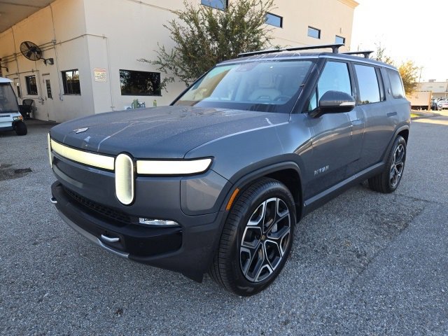 2024 Rivian R1S Adventure's photo