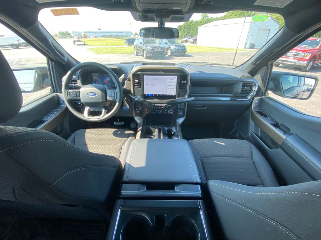 2025 Ford F-150 STX photo 2