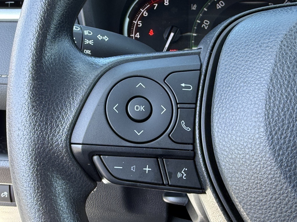 2025 Toyota RAV4 LE photo 23