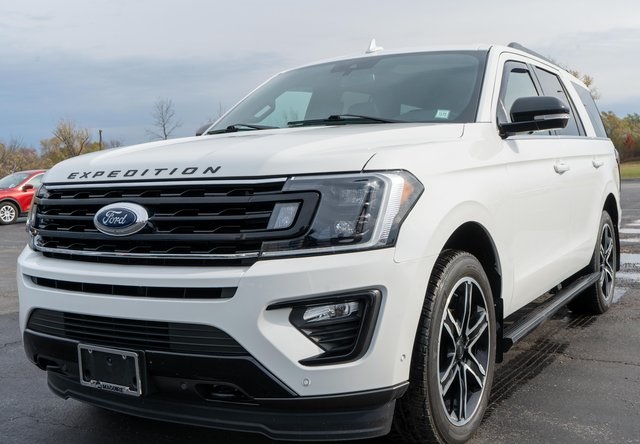 2021 Ford Expedition Limited photo 2