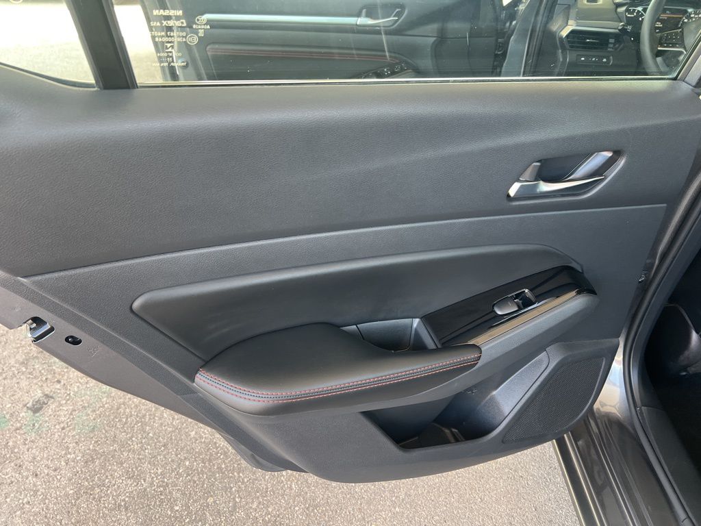 2023 Nissan Altima SR photo 11