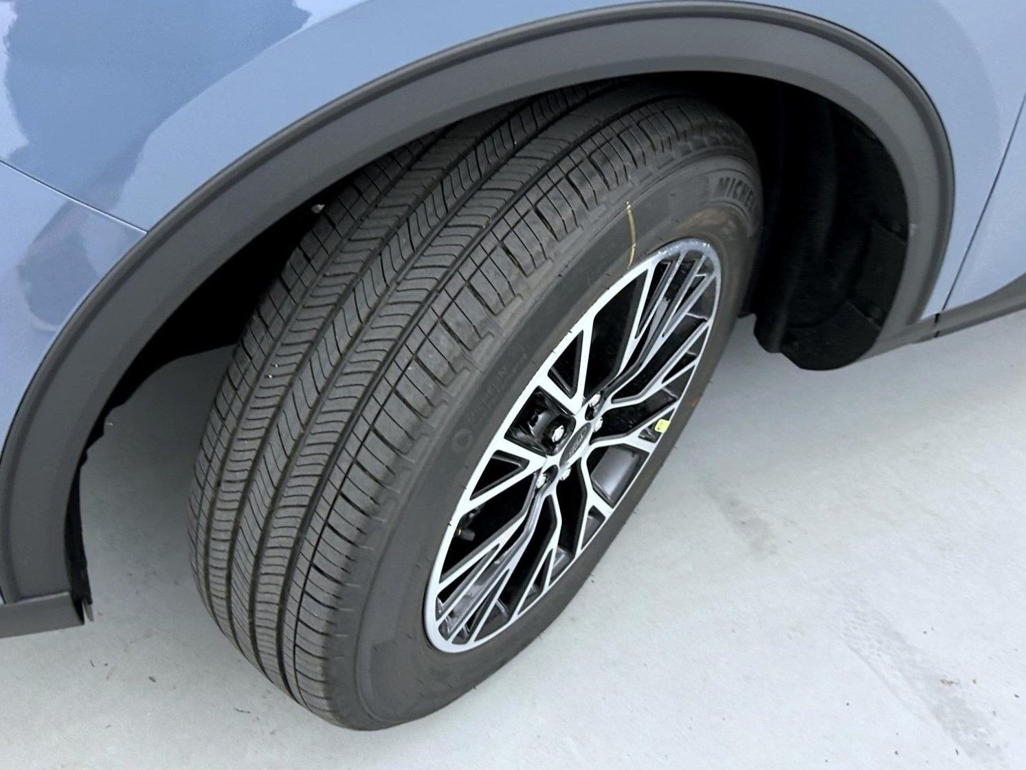 2025 Ford Escape Plug-In Hybrid Sport photo 23