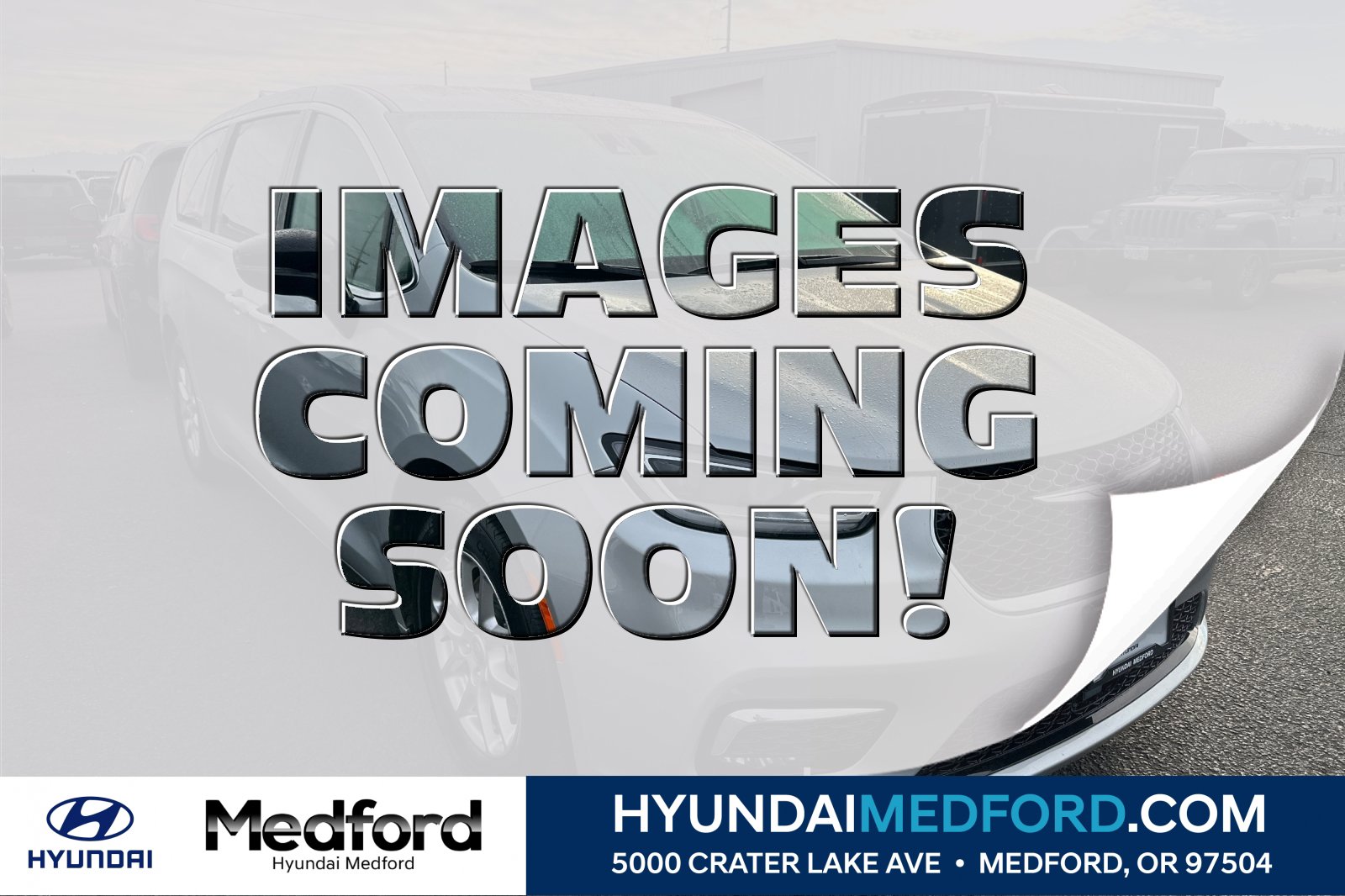 2024 Chrysler Pacifica Touring L's photo