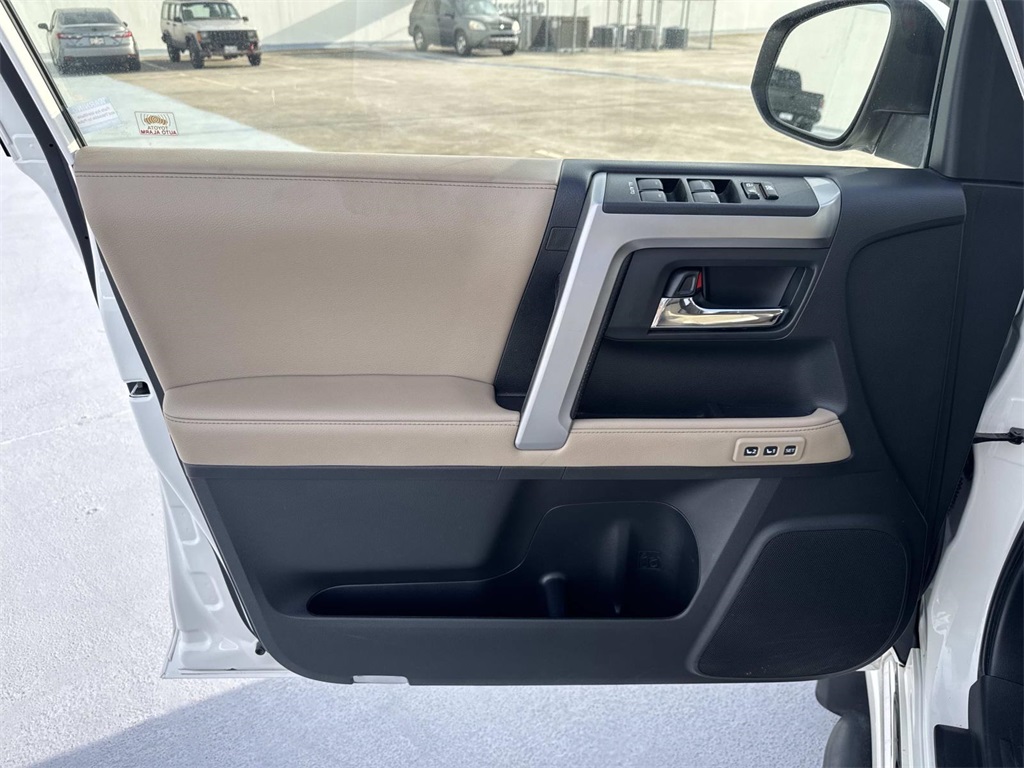 2019 Toyota 4Runner Limited photo 17