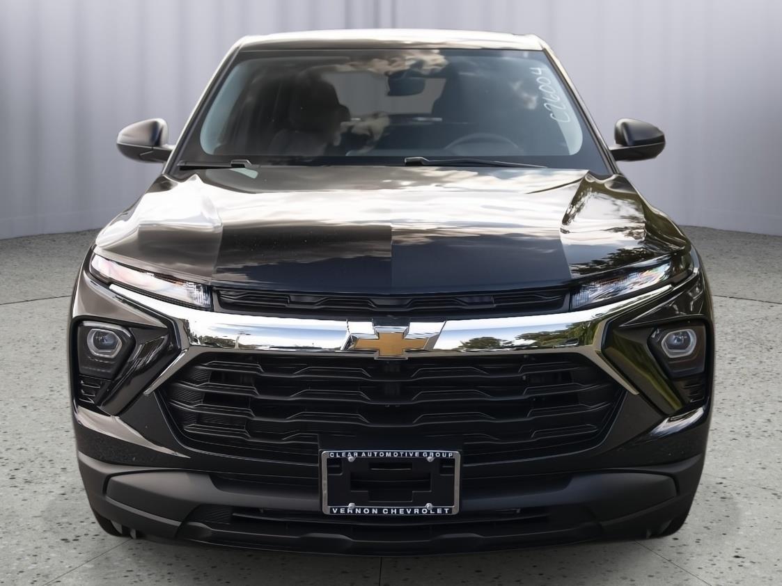 2026 Chevrolet Trailblazer LS photo 2
