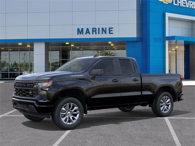 2026 Chevrolet Silverado Custom photo 2