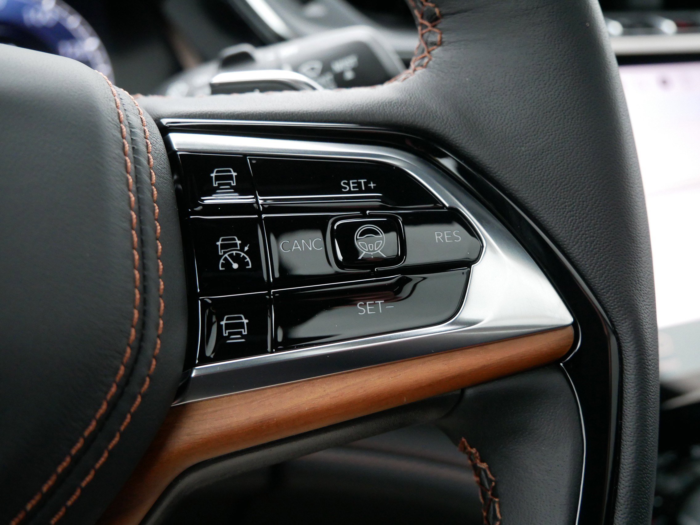 2025 Jeep Grand Cherokee Summit Reserve photo 15