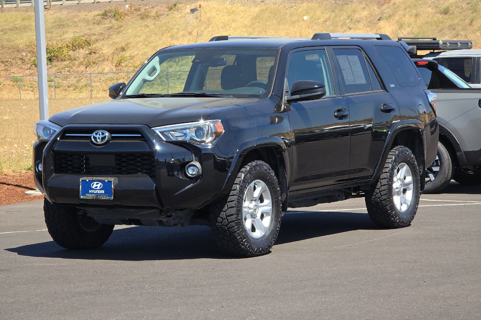 2022 Toyota 4Runner SR5 photo 6