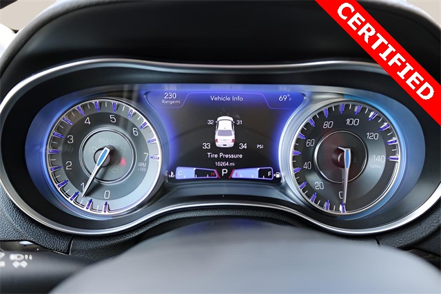 2023 Chrysler 300 Touring photo 20