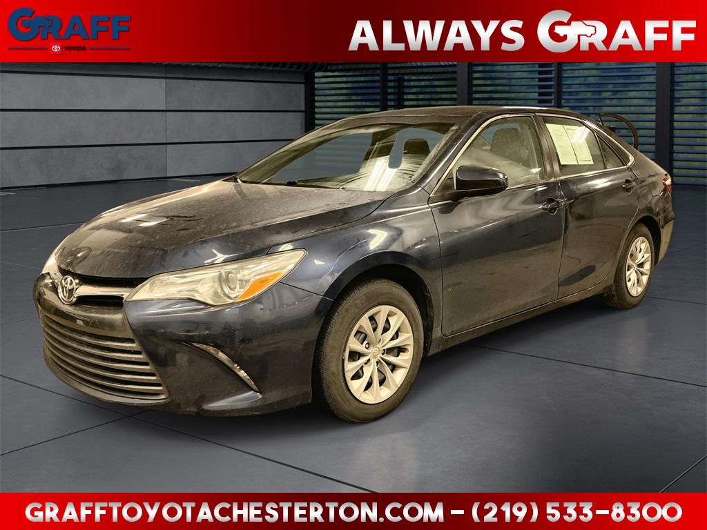 2015 Toyota Camry LE's photo