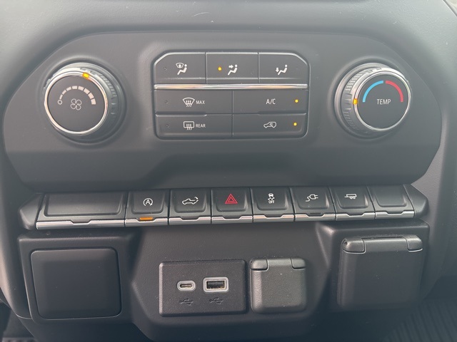 2021 Chevrolet Silverado 1500 Custom photo 11