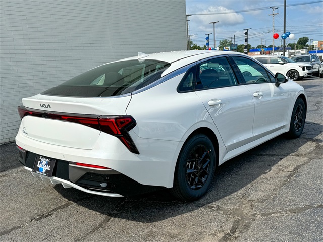 2025 Kia K5 LXS photo 4