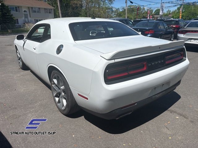 2022 Dodge Challenger GT photo 4