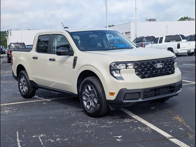 2025 Ford Maverick XLT photo 2