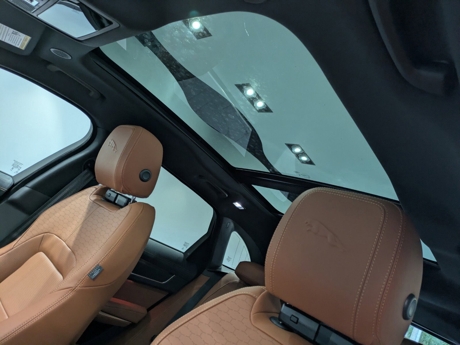 2026 Jaguar F-PACE P250 R-Dynamic S photo 9