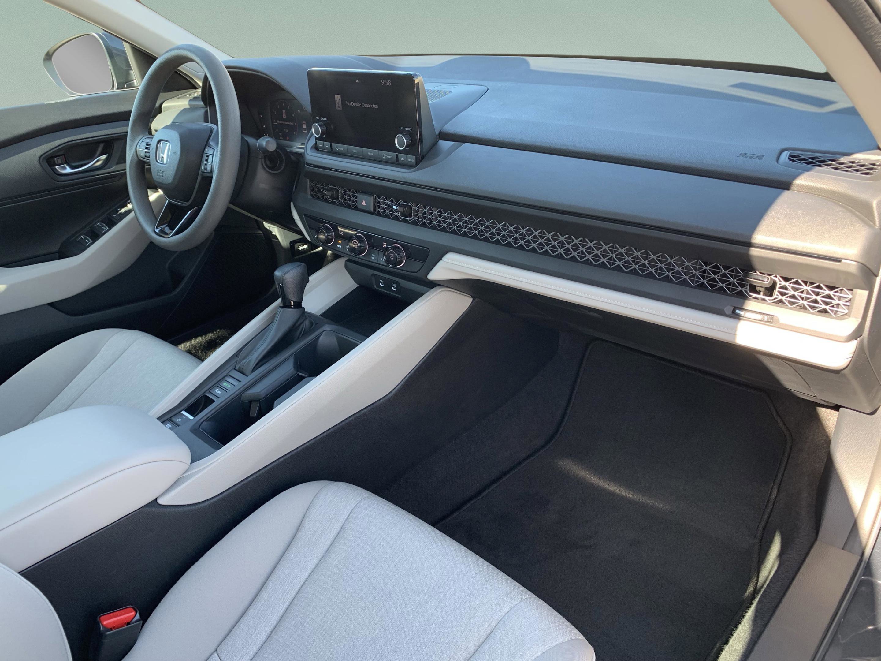 2023 Honda Accord LX photo 14