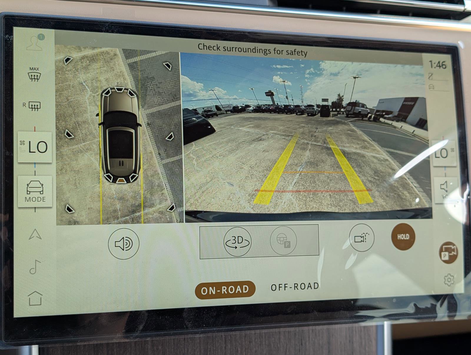 2025 Land Rover Range Rover SE photo 15