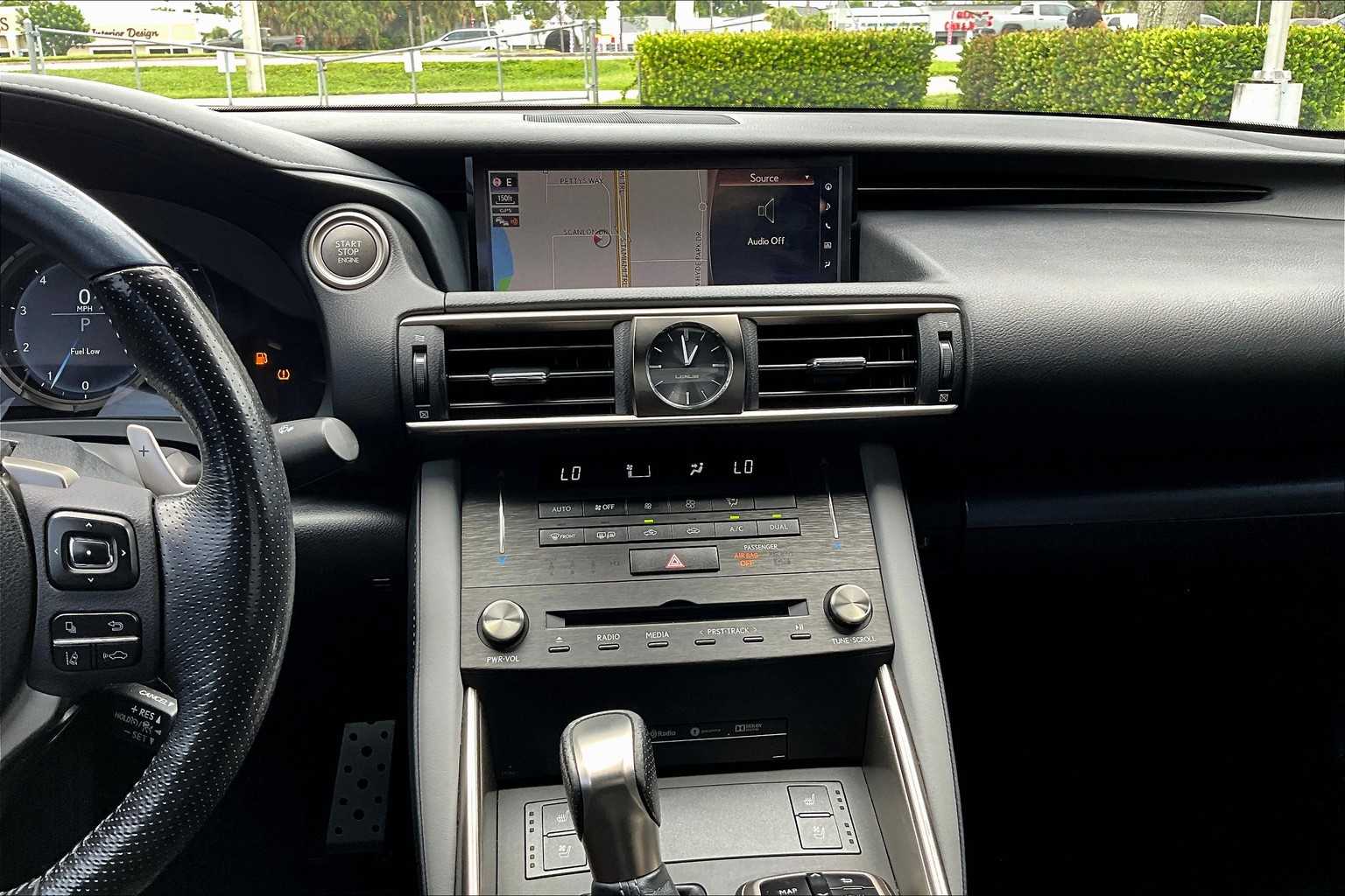 2020 Lexus IS 300 F SPORT photo 6