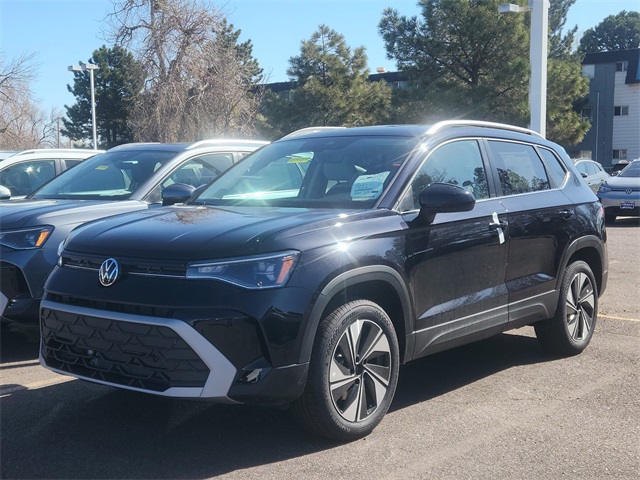 2025 Volkswagen Taos SE photo 2