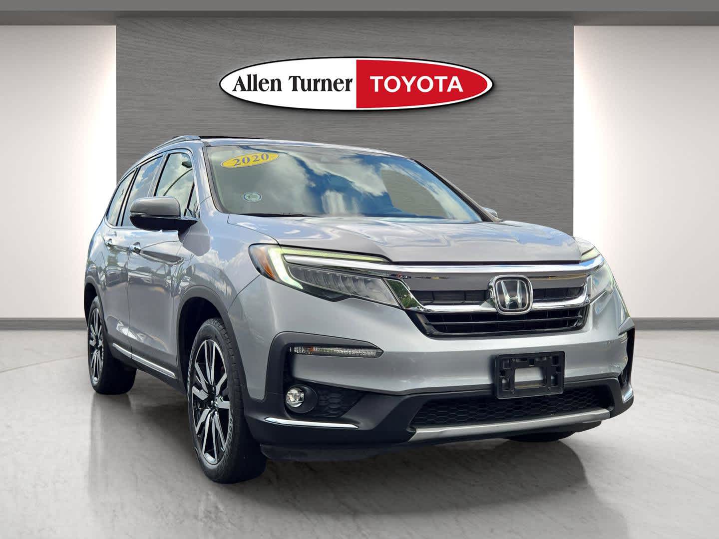 2020 Honda Pilot Touring photo 2