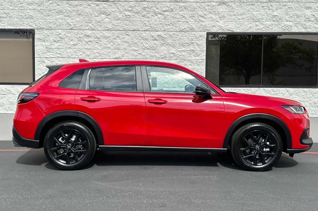 2025 Honda HR-V Sport photo 3