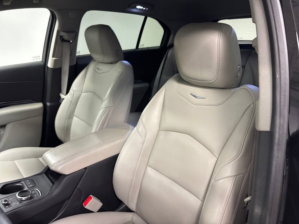 2022 Cadillac XT4 Luxury photo 33